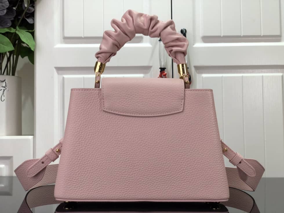 L0vis Vvtt0n Capucines BB Taurillon Leather Bubble Gum Rose M58694 Replica Shoulder Bag