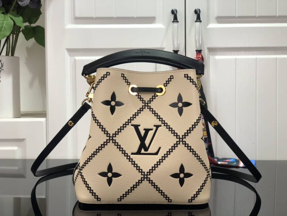 L0vis Vvtt0n NeoNoe MM Cream M46023 Replica Bucket Bag