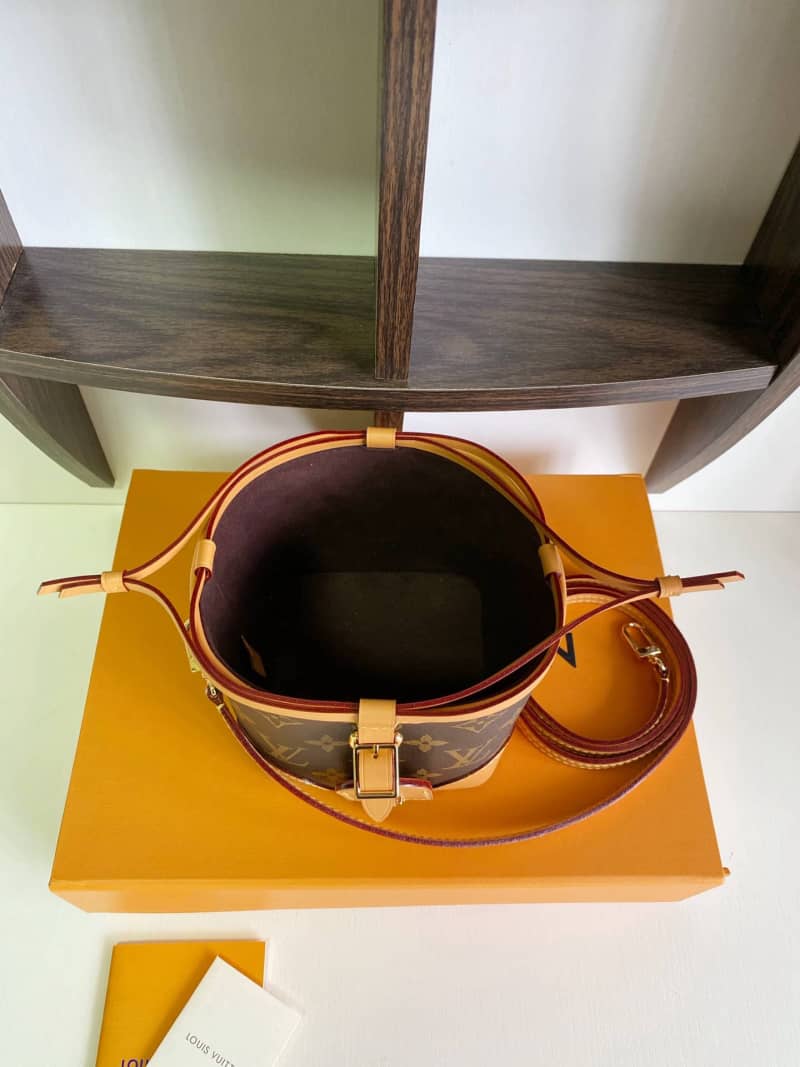 L0vis Vvtt0n Monogram Coated Canvas Replica Crossbody Bag Brown M57099