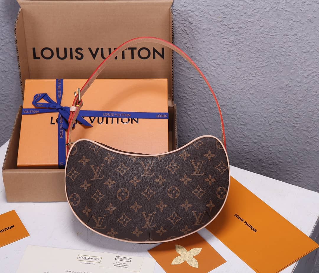 L0vis Vvtt0n Monogram Croissant GM Replica Shoulder Bag M51511