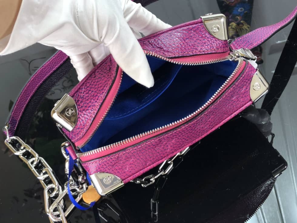 L0vis Vvtt0n Mini Soft Trunk Taurillon Blue/Pink M81219 Replica Shoulder Bag