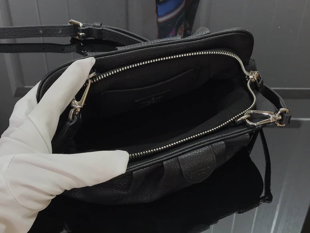 L0vis Vvtt0n Scala Mini Replica Pouch Black M80092