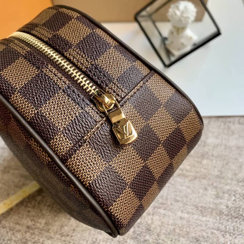 L0vis Vvtt0n Damier Ebene Canvas King Size Toiletry Bag Replica N47527