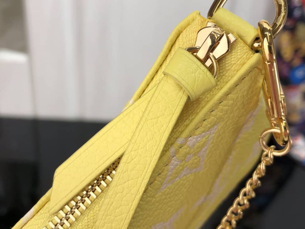 L0vis Vvtt0n Monogram Empreinte Mini Pochette Accessoires Yellow M46129