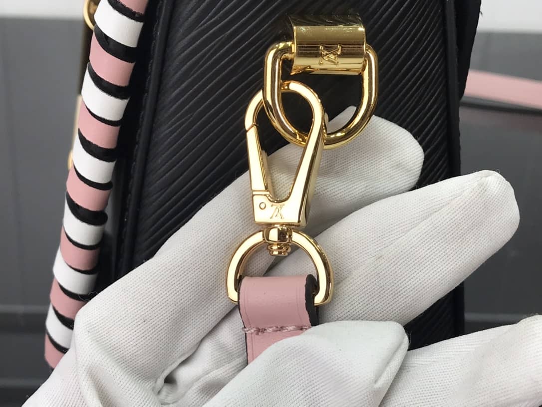 Knockoff L0vis Vvtt0n Twist MM Shoulder Bag From China