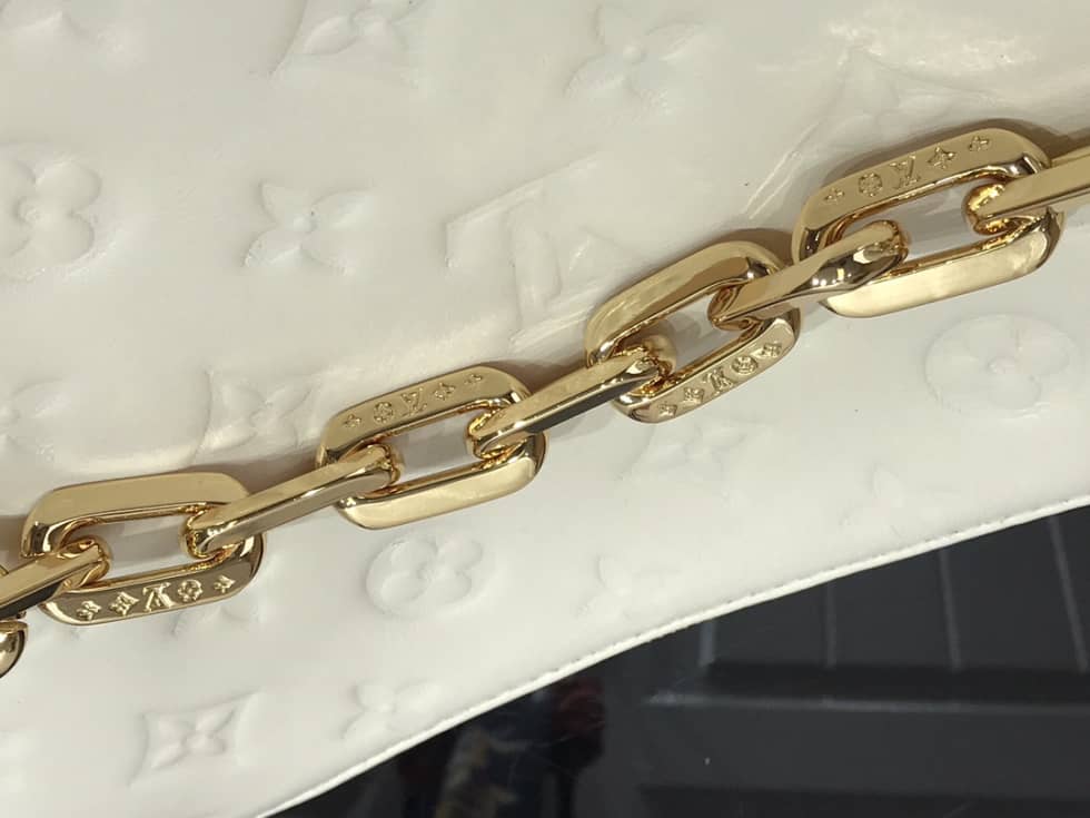 L0vis Vvtt0n Coussin PM Embossed Puffy White M57793 Replica Shoulder Bag