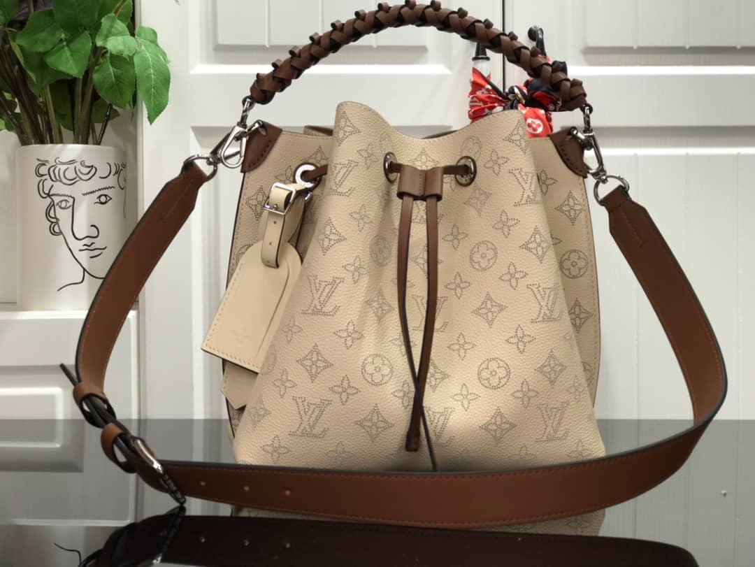 L0vis Vvtt0n Mahina Muria Replica Handbag Beige M55801