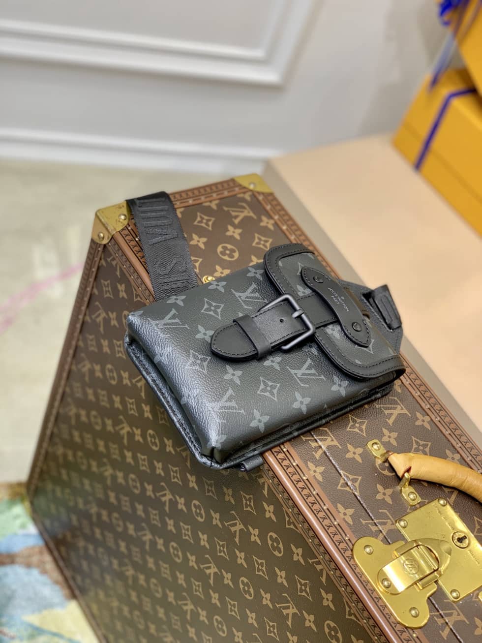 L0vis Vvtt0n Saumur Slingbag Monogram Eclipse M45912 Replica Shoulder Bag