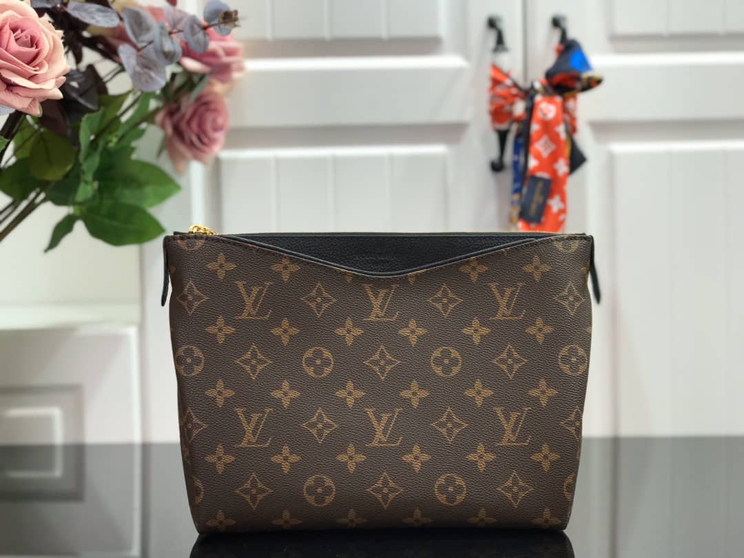 L0vis Vvtt0n Pallas Beauty Case Monogram Canvas Replica Black M64123