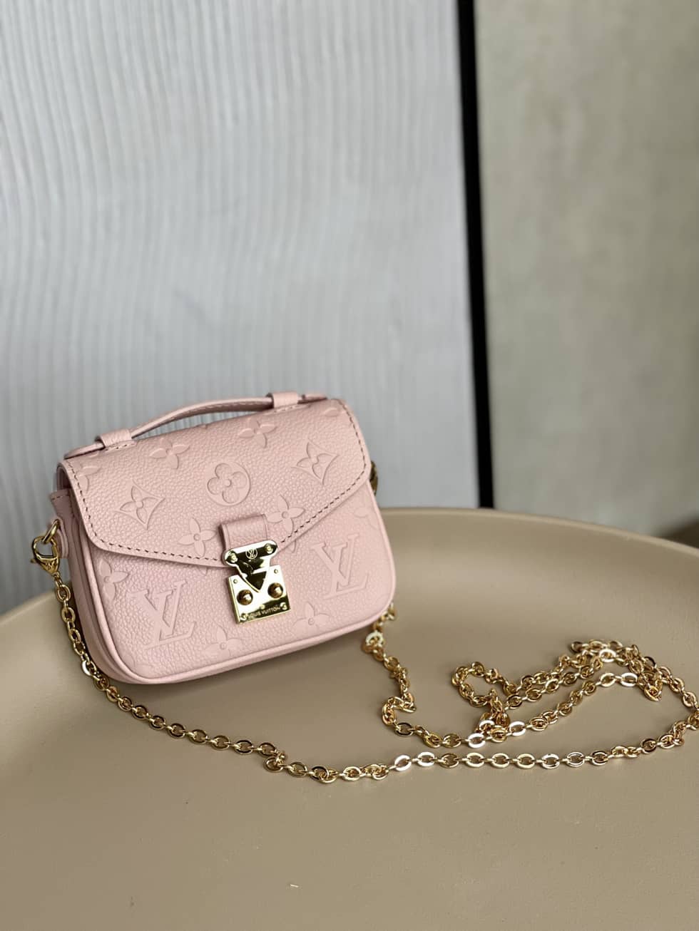 L0vis Vvtt0n Micro Métis Monogram Empreinte Leather 2WAY Chain M81389 Replica Crossbody Bag