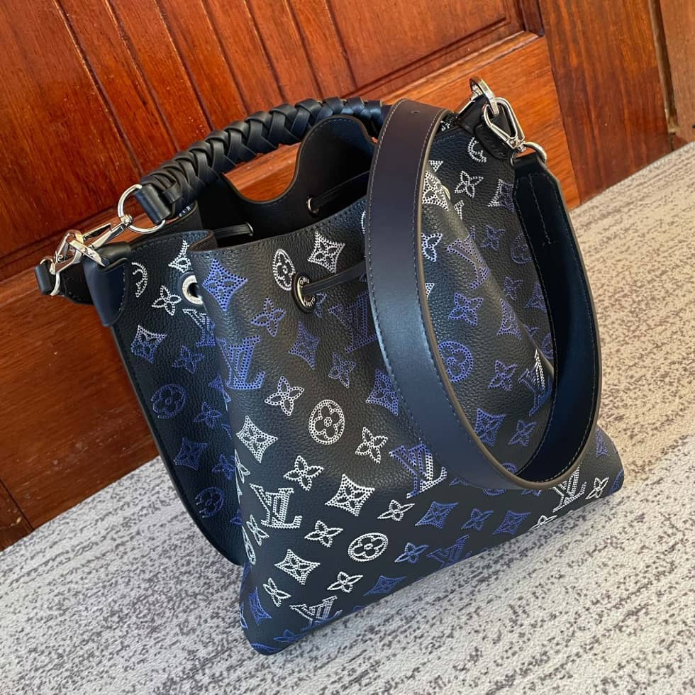 L0vis Vvtt0n Mahina Perforated Calfskin Muria Dark Blue M59554 Replica Bucket Bag