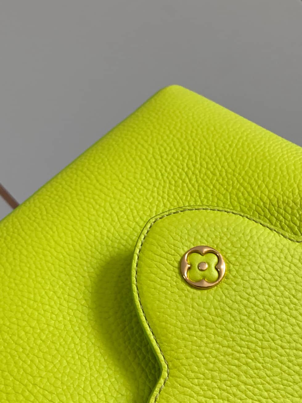 L0vis Vvtt0n Capucines BB Yellow M59468 Replica Shoulder Bag