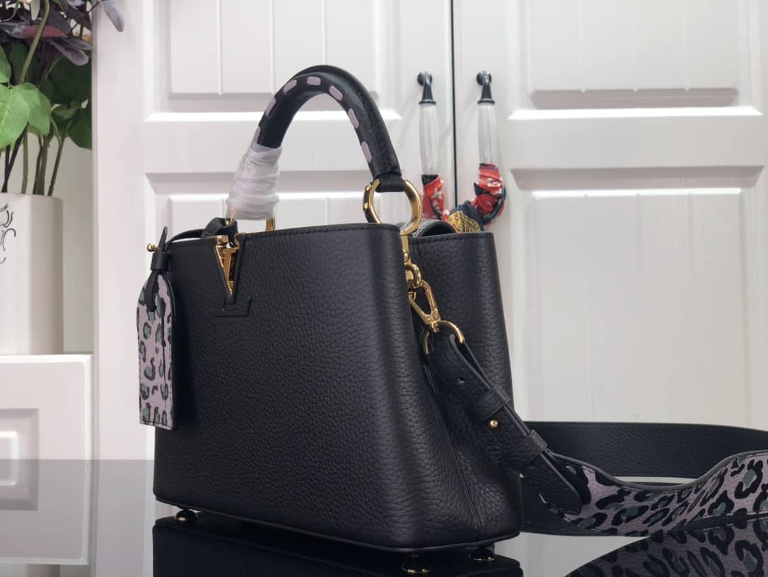 L0vis Vvtt0n Capucines BB Calfskin Handbag Black