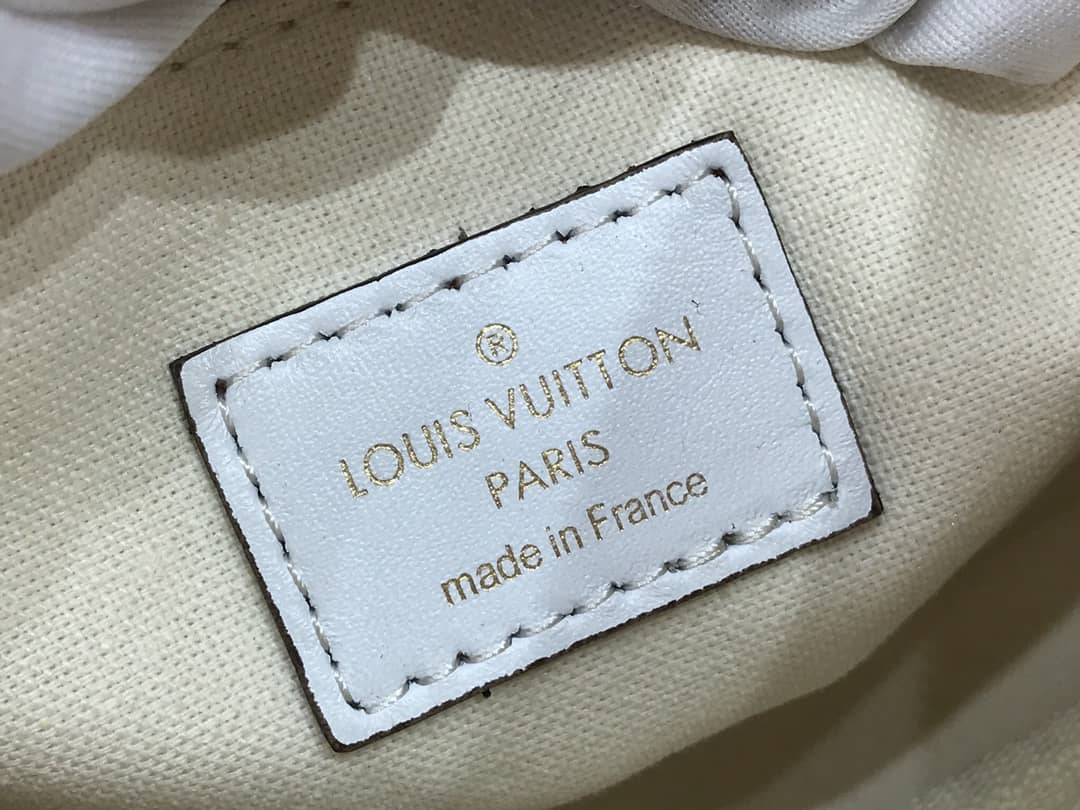 L0vis Vvtt0n Monogram Canvas Multi Pochette Replica White M44823