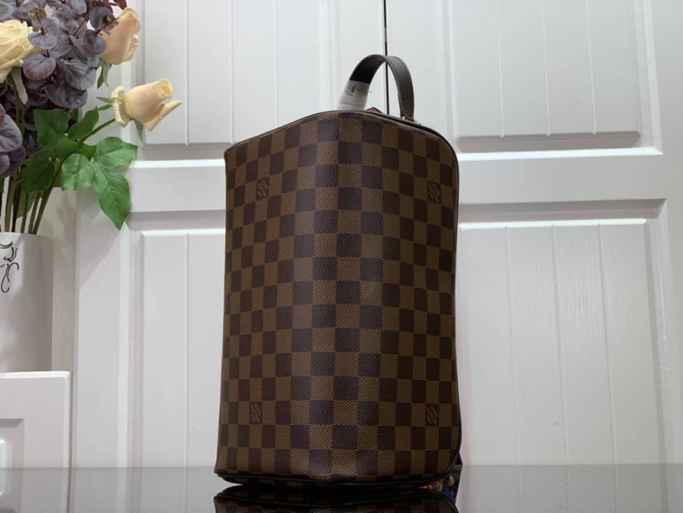 L0vis Vvtt0n Dopp Kit Toilet Pouch Monogram Canvas M44494 Replica