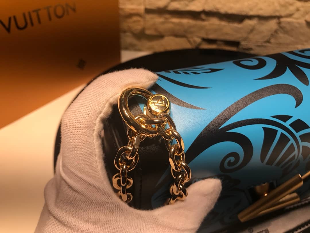 L0vis Vvtt0n Twist MM Bag Blue M50296 Replica