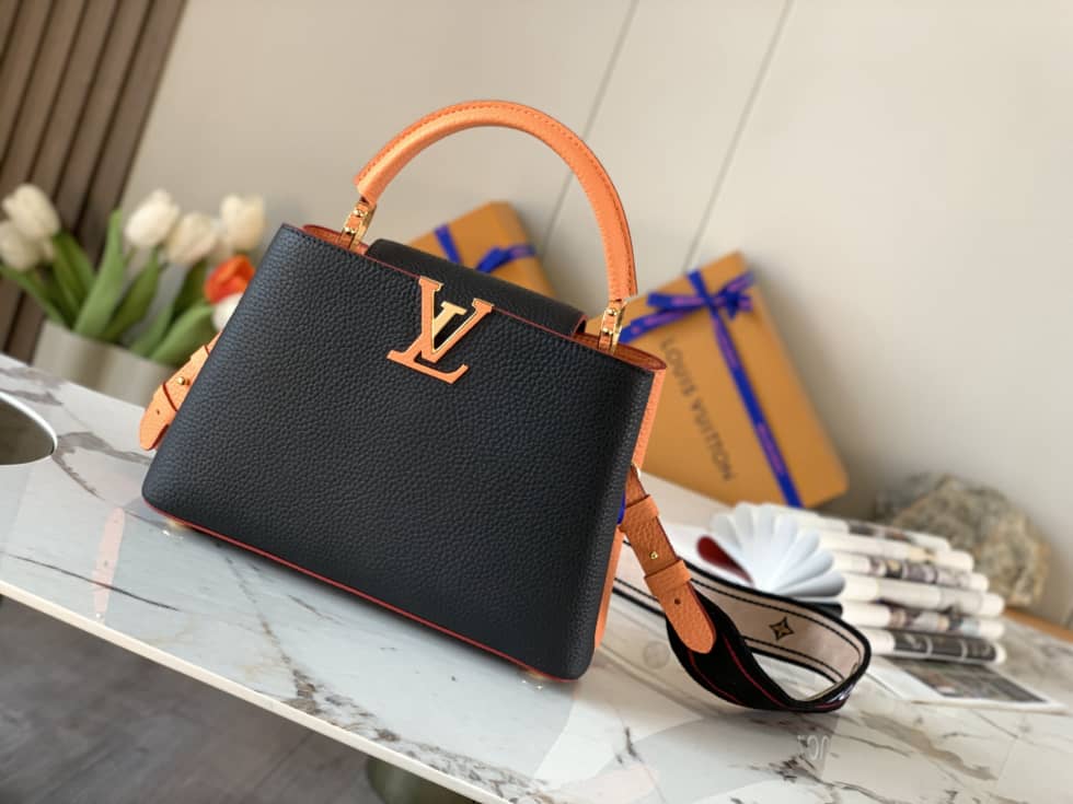 L0vis Vvtt0n Capucines BB Black M58608 Replica Crossbody Bag