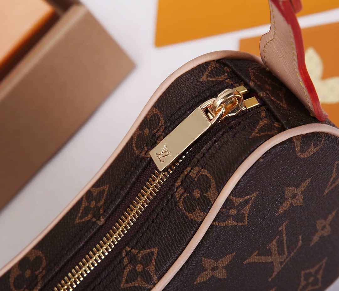 L0vis Vvtt0n Monogram Croissant GM Replica Shoulder Bag M51511