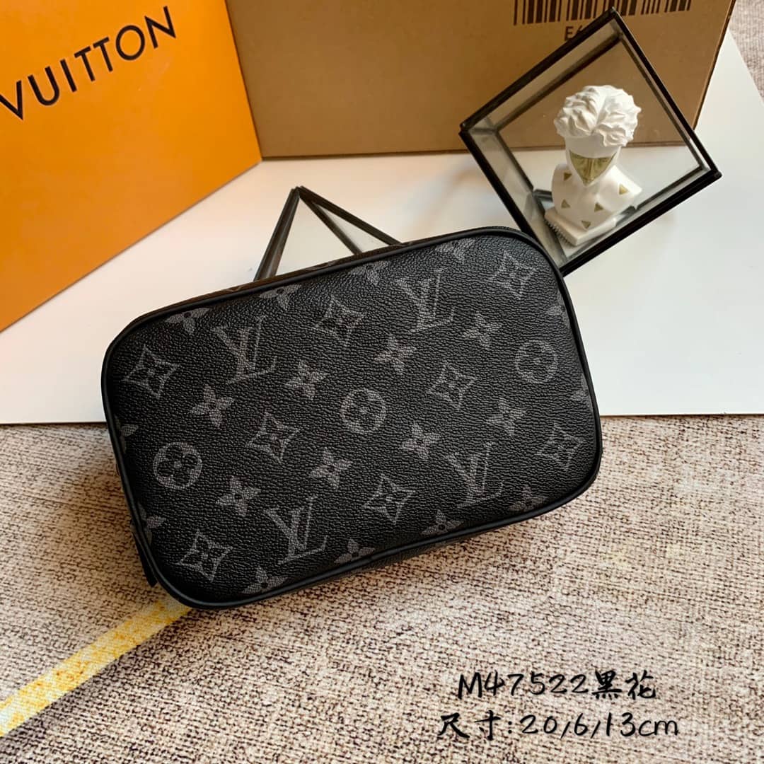 L0vis Vvtt0n GM Monogram Eclipse Toiletry Bag Replica M43383