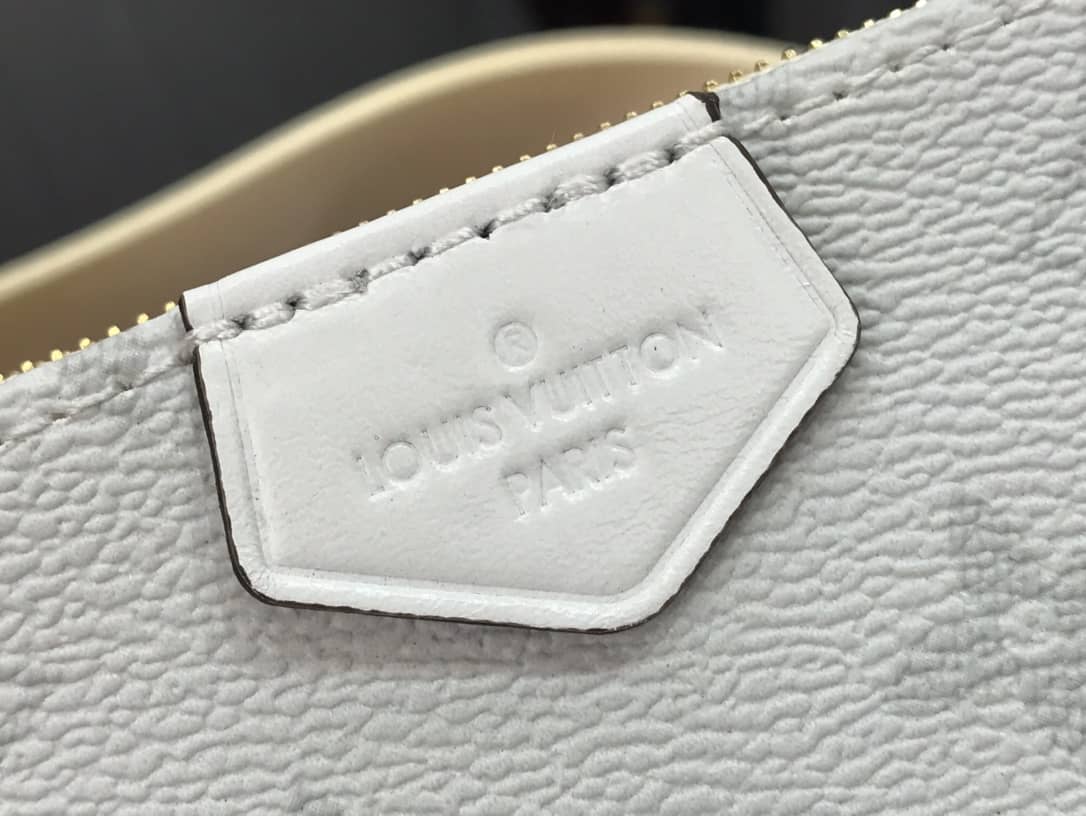 L0vis Vvtt0n Monogram Canvas Multi Pochette Replica White M44823