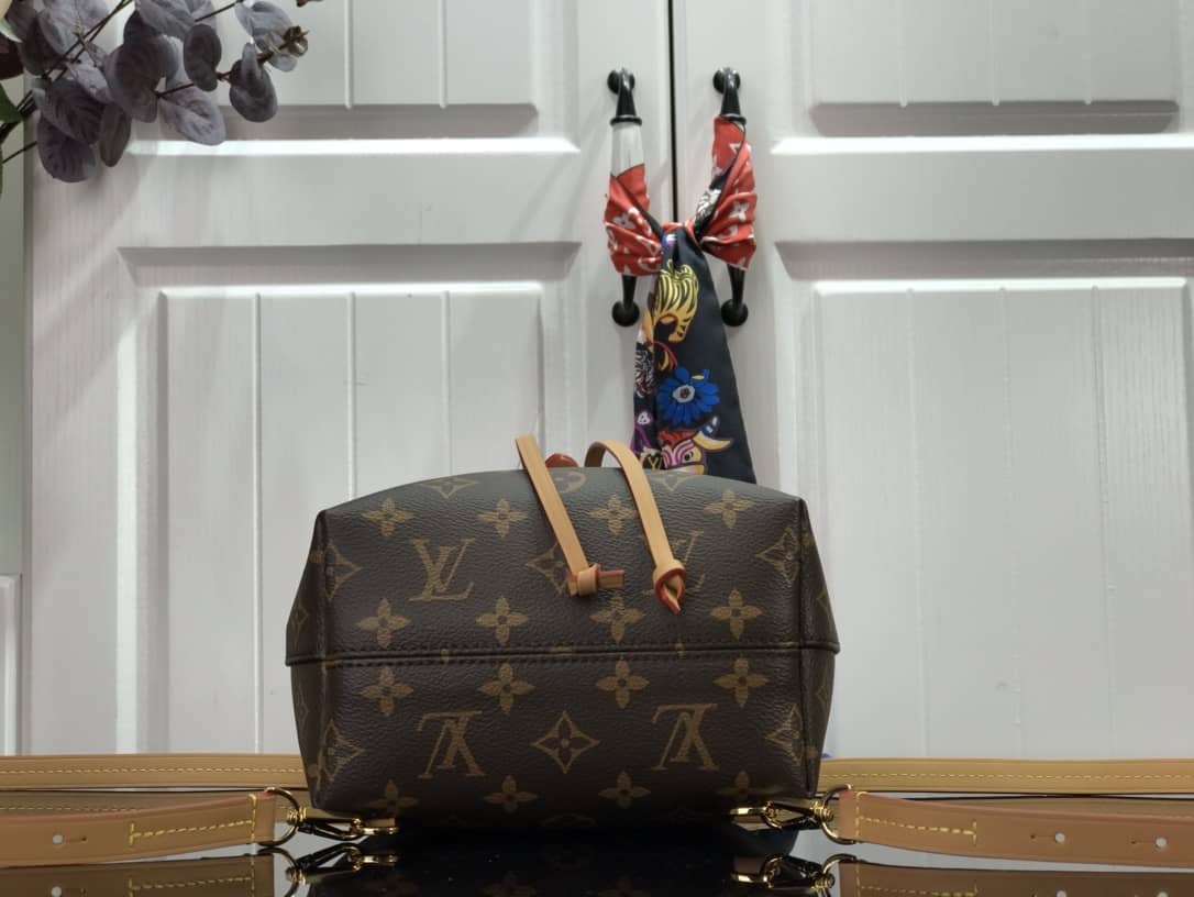 L0vis Vvtt0n Montsouris BB Monogram Replica Backpack Brown M45502