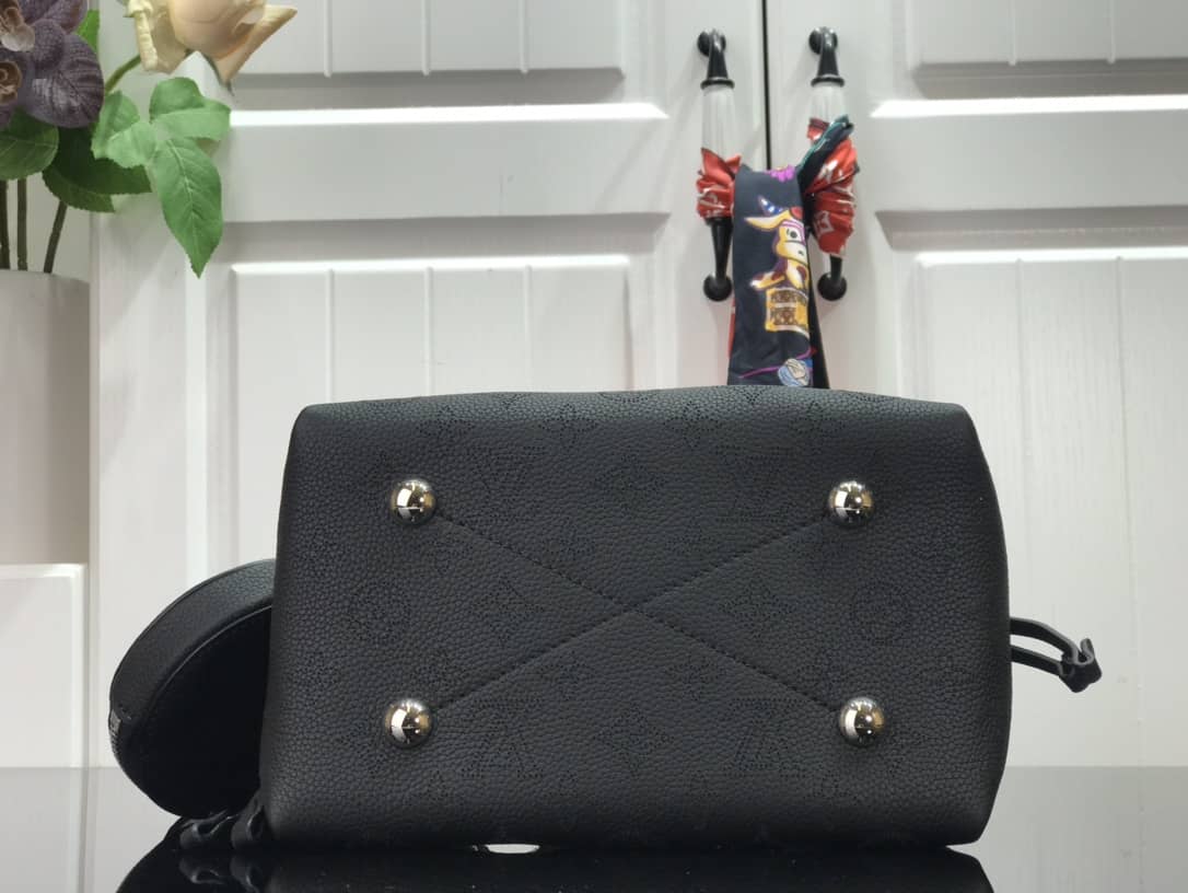 L0vis Vvtt0n Bella Mahina Magnolia Leather Replica Bag M57068 Black