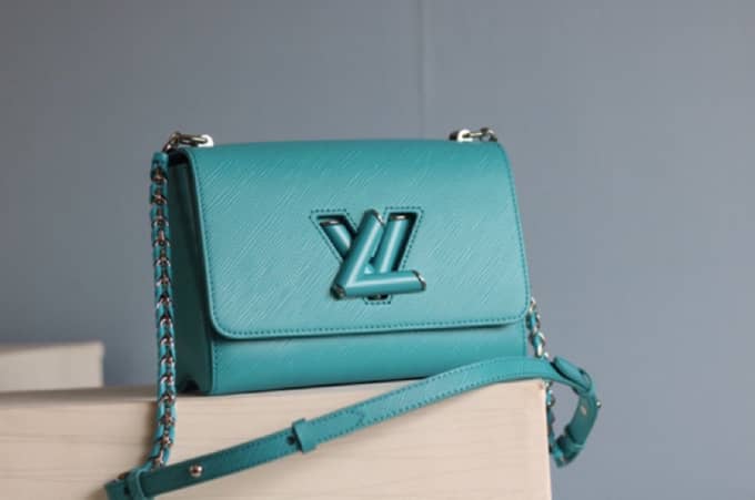 L0vis Vvtt0n Twist MM Chain Leather Replica Bag Green M50282