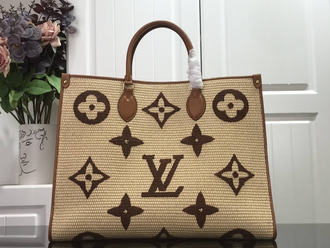 L0vis Vvtt0n OnTheGo GM Monogram Bag Replica M57644