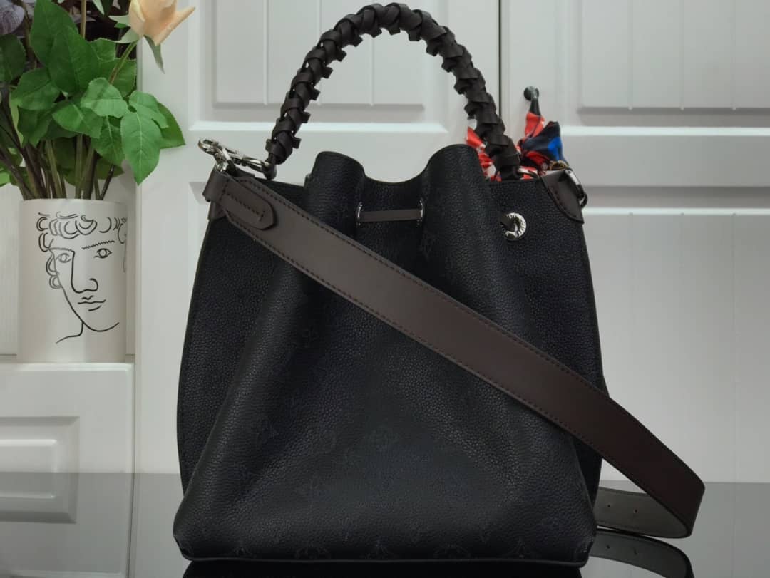L0vis Vvtt0n Mahina Muria Replica Handbag Black M55801