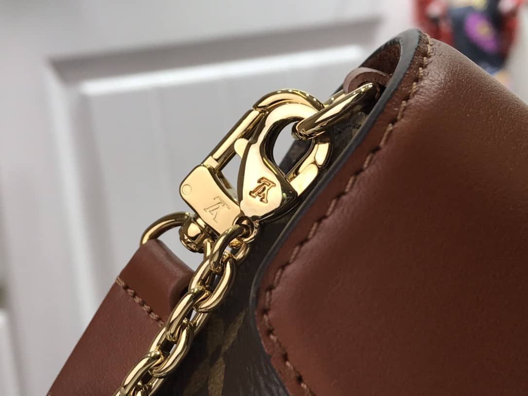 L0vis Vvtt0n Padlock On Strap Monogram Replica Shoulder Bag Brown M80559