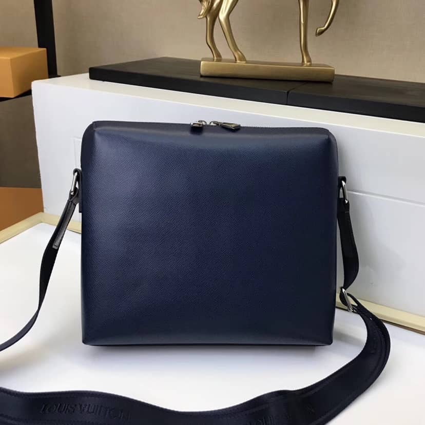 L0vis Vvtt0n Taiga Grigori MM Messenger Bag Replica Blue M30206