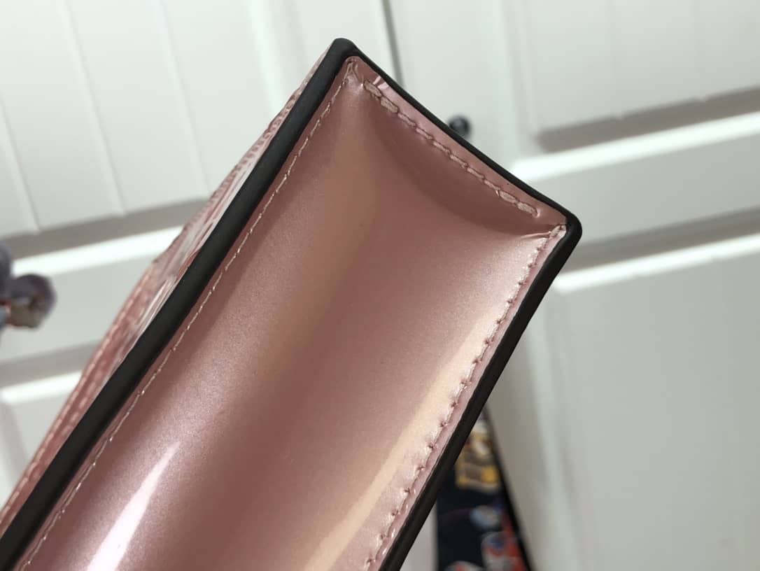 L0vis Vvtt0n Petit Sac Plat Flat Shoulder Bag Replica Pink M80169