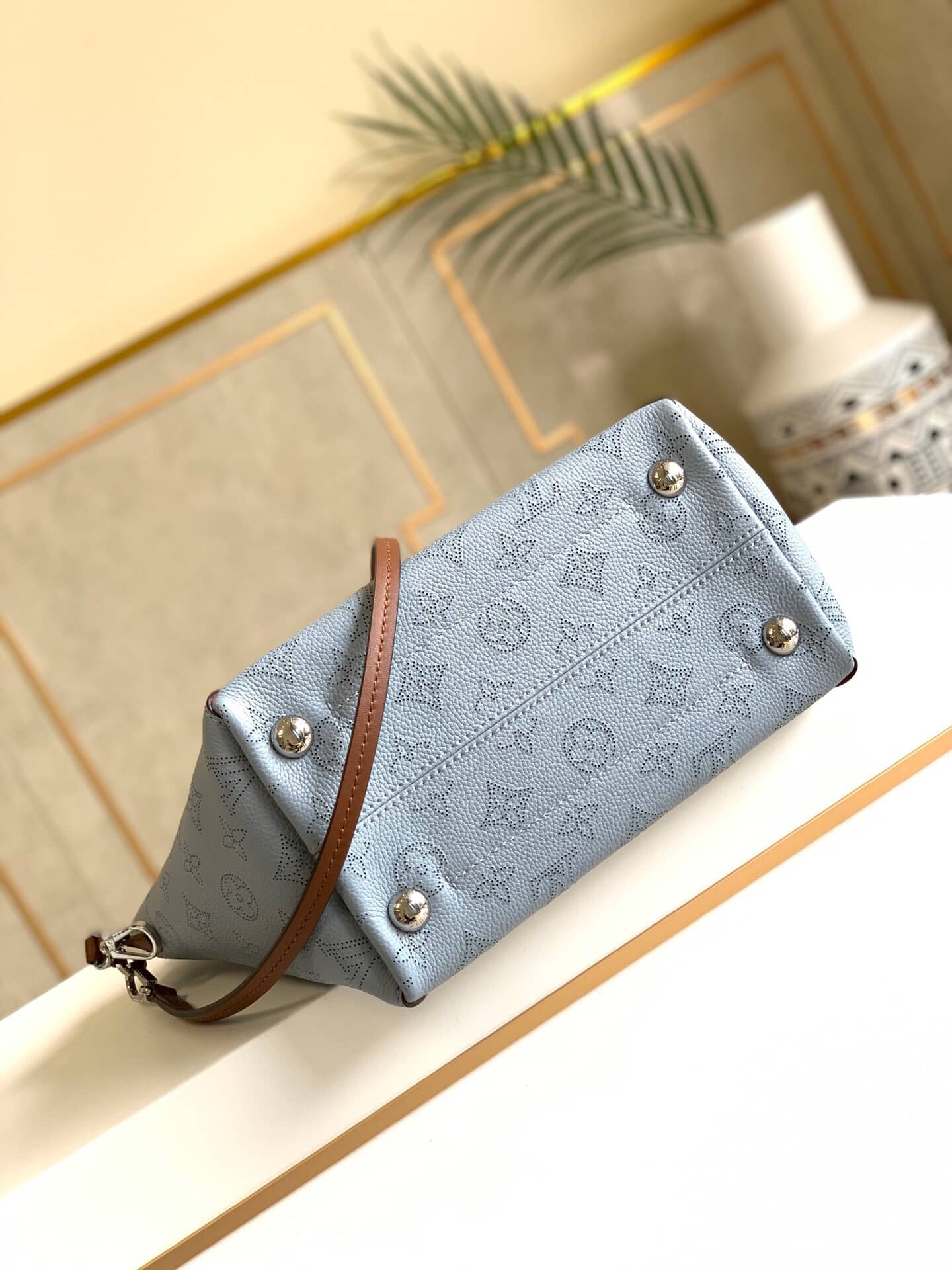 L0vis Vvtt0n Mahina Hina PM Leather Tote Replica Blue M54353