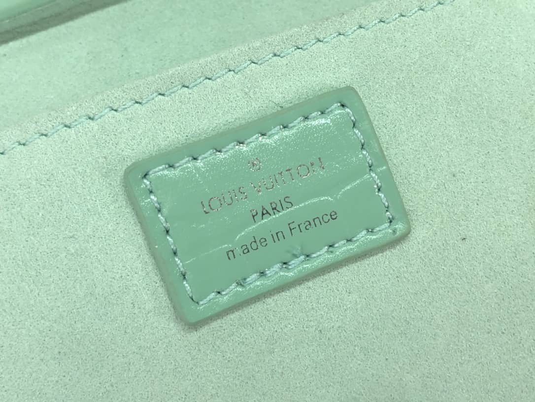 L0vis Vvtt0n Petit Sac Plat Flat Shoulder Bag Replica Green M80169