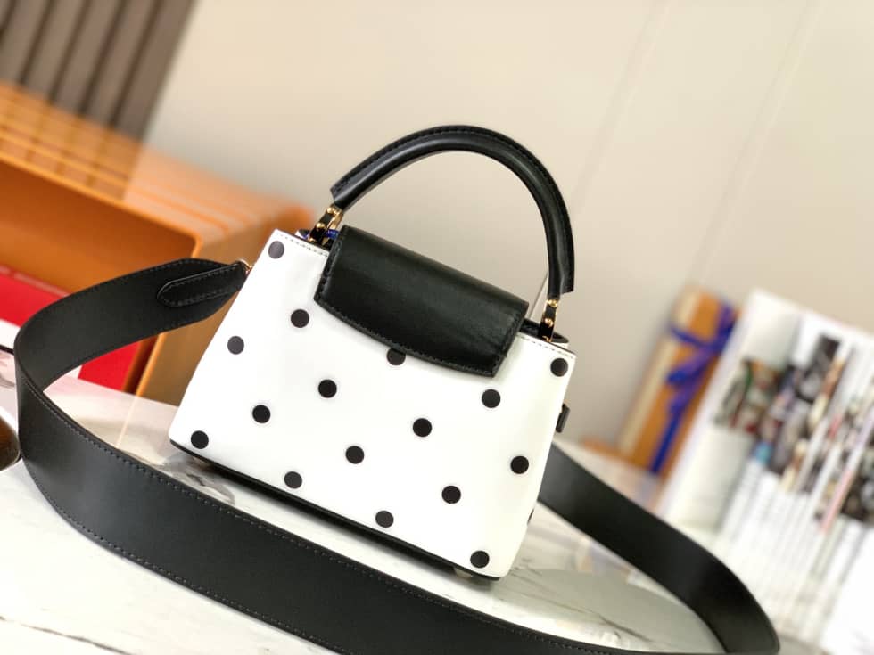 L0vis Vvtt0n Capucines Mini White M20372 Replica Shoulder Bag