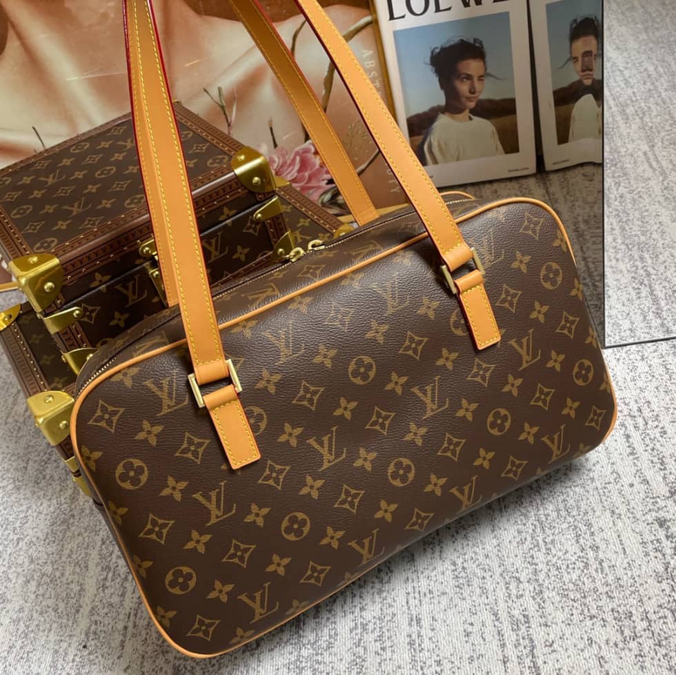 L0vis Vvtt0n Monogram Cite GM M51181 Replica Shoulder Bag