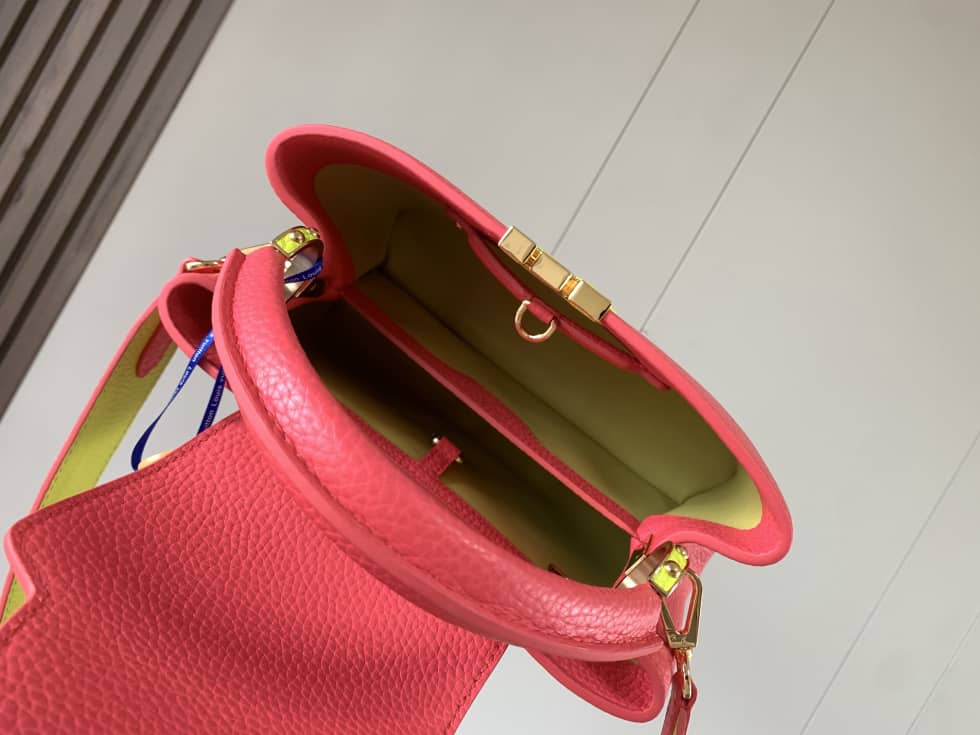 L0vis Vvtt0n Capucines BB Rose M59468 Replica Shoulder Bag