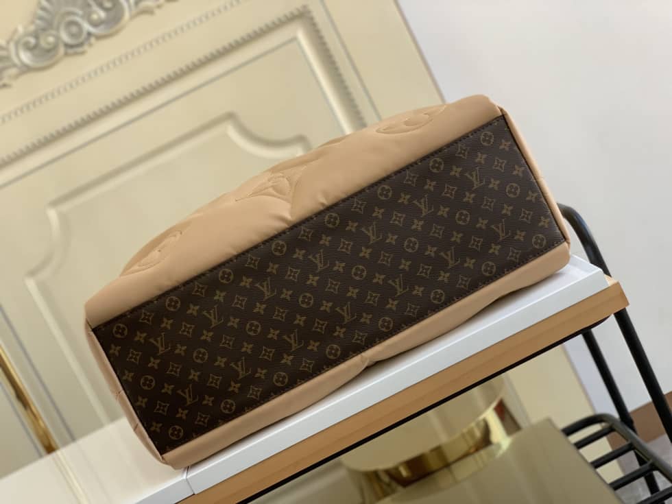L0vis Vvtt0n Onthego GM Nylon Monogram Pilow Giant Beige M59007 Replica Tote