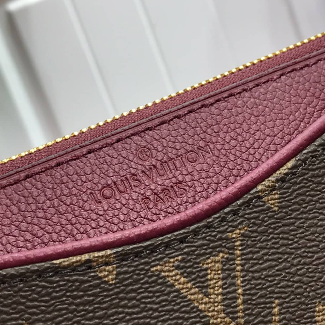 L0vis Vvtt0n Pallas Beauty Case Monogram Canvas Replica Purple M64123