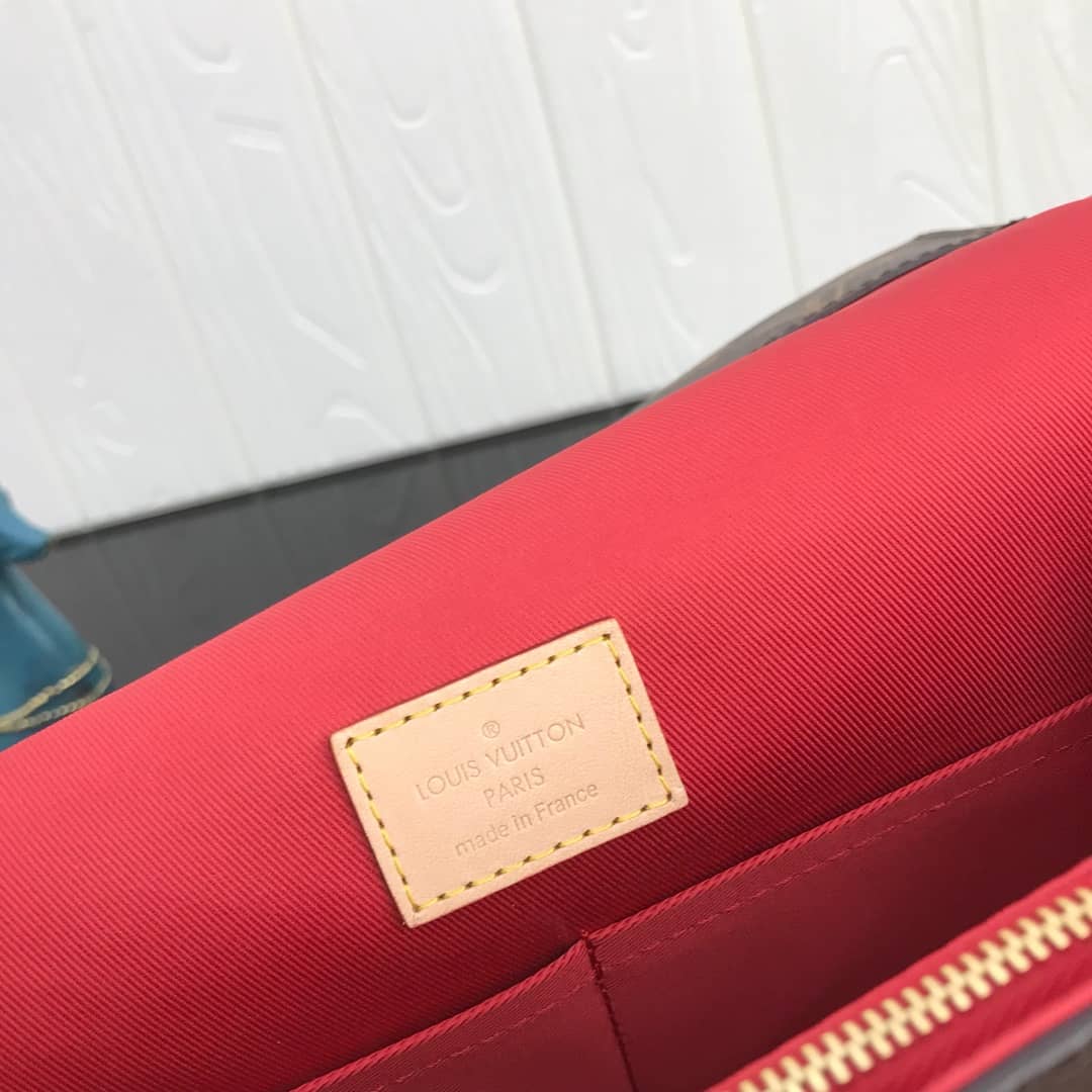 L0vis Vvtt0n Cluny BB Monogram Canvas Shoulder Bag Replica Red M42738