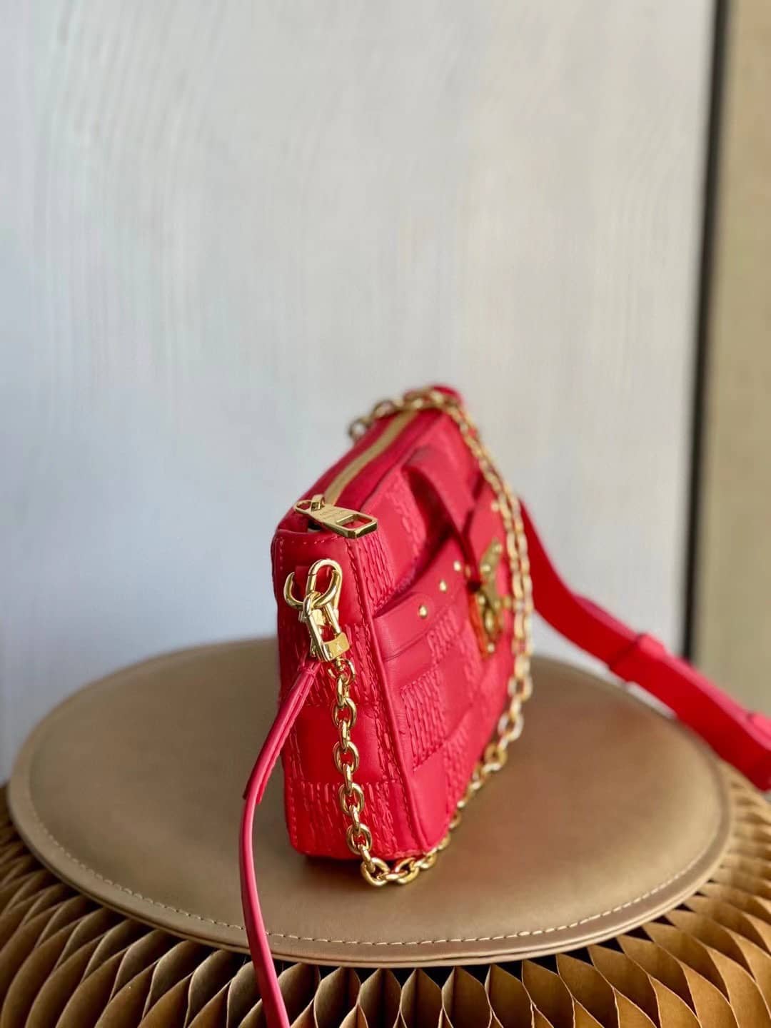 L0vis Vvtt0n Pochette Troca Red M59049 Replica Crossbody Bag