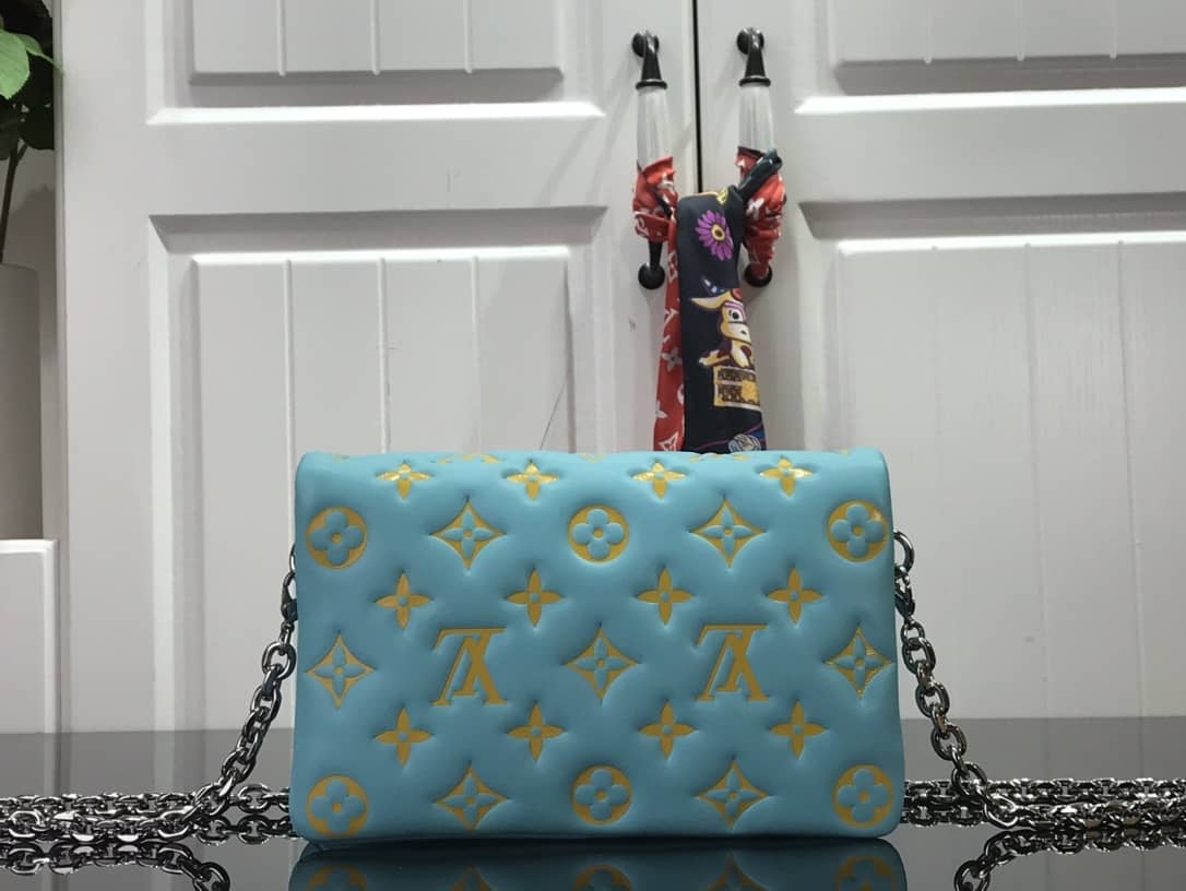 L0vis Vvtt0n Pochette Coussin Monogram Embossed Lambskin Chain Replica Bag Blue(Cola)