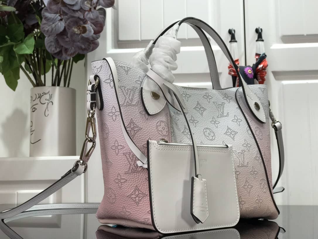 L0vis Vvtt0n Hina PM Mahina Leather Bag Replica Pink M54350