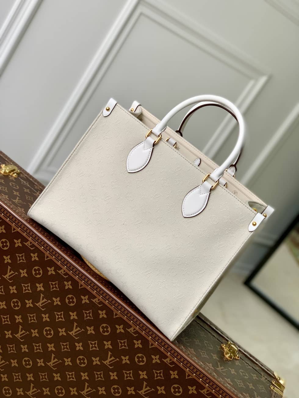 L0vis Vvtt0n OnTheGo MM M20815 Replica Tote