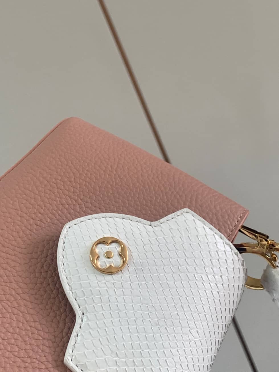 L0vis Vvtt0n Galet Capucines Mini Bag