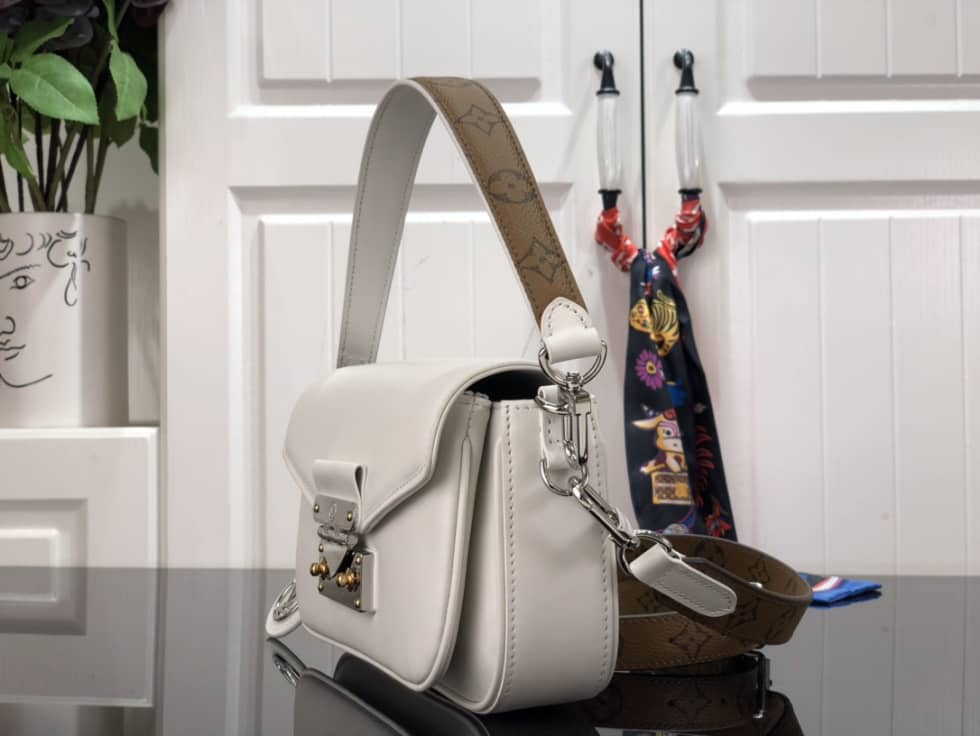 L0vis Vvtt0n Swing Handbag White M20393 Replica Shoulder Bag