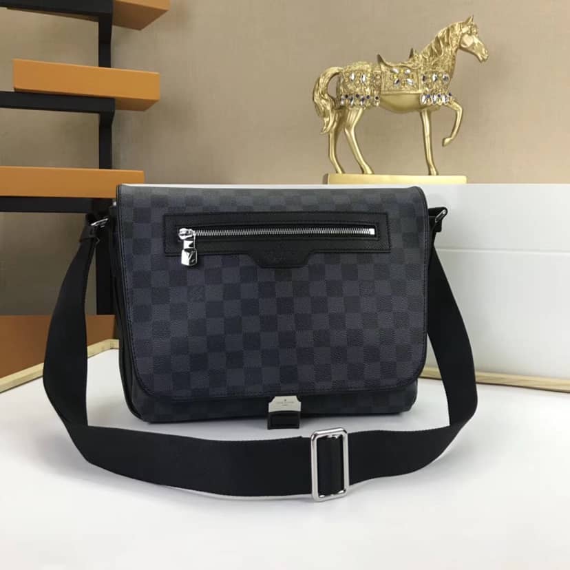 L0vis Vvtt0n Matchpoint Messenger Bag Replica N40010