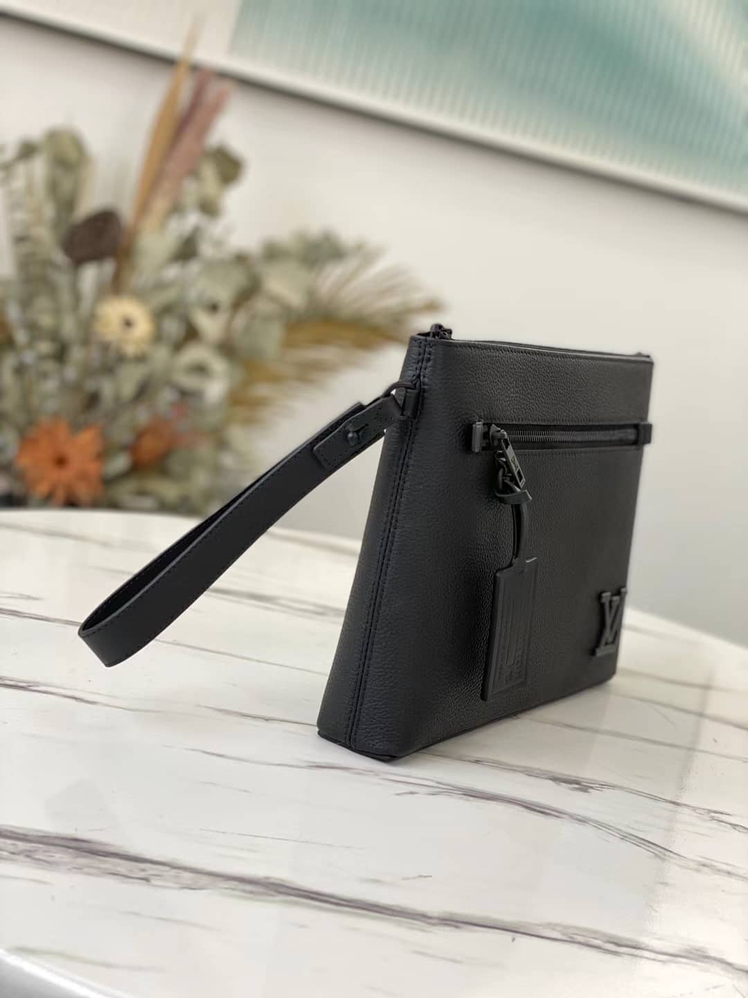L0vis Vvtt0n Aerogram IPad Pouch Grained Calf Leather Replica M69837