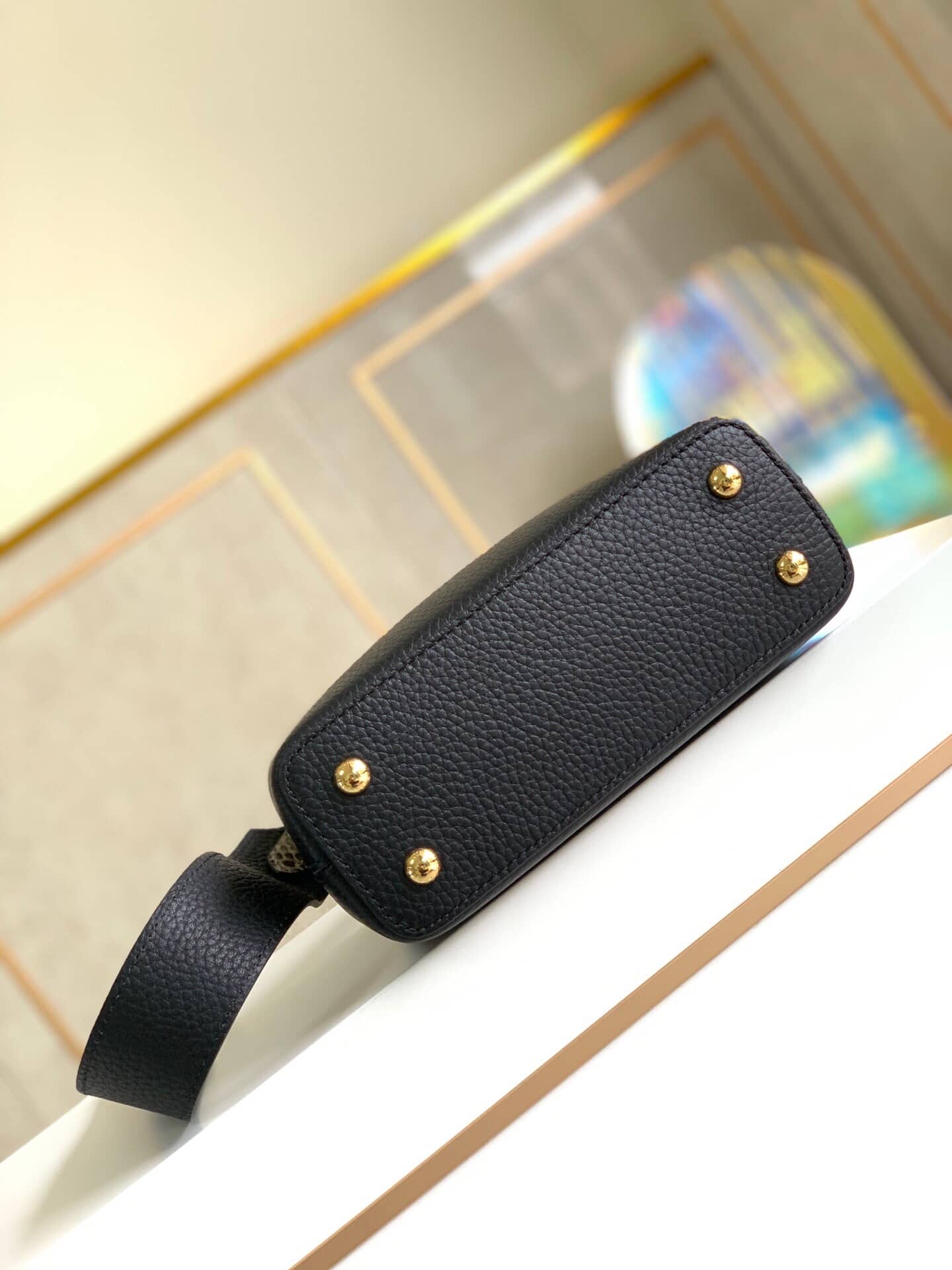 L0vis Vvtt0n Capucines Mini Replica Bag Black M55921