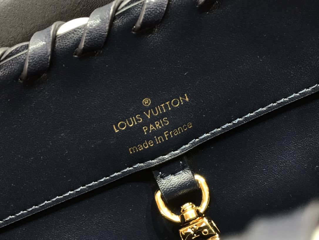 L0vis Vvtt0n Capucines Taurillon Shoulder Bag Replica Blue M94519